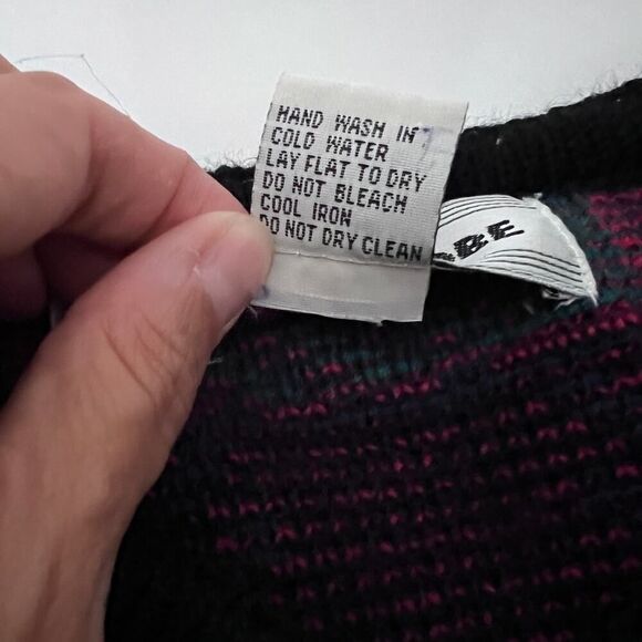 VNTG Crystal-Kobe Black/Green/Blue/Red Plaid, Gold Button, Cardigan- XL - Picture 4 of 7